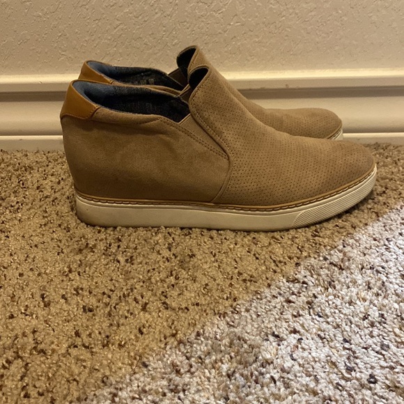 Dr. Scholl’s Nude Sneakers with a heal - Picture 4 of 8